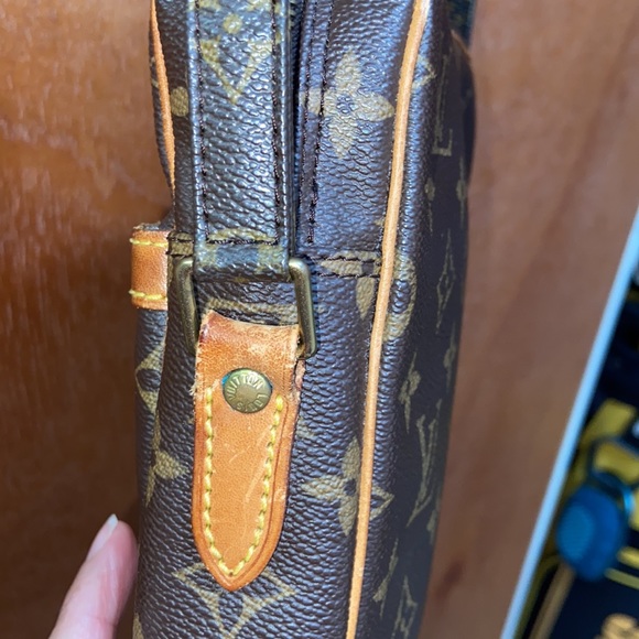 Authentic Louis Vuitton Danube PM Monogram Crossbody Bag - Picture 8 of 17